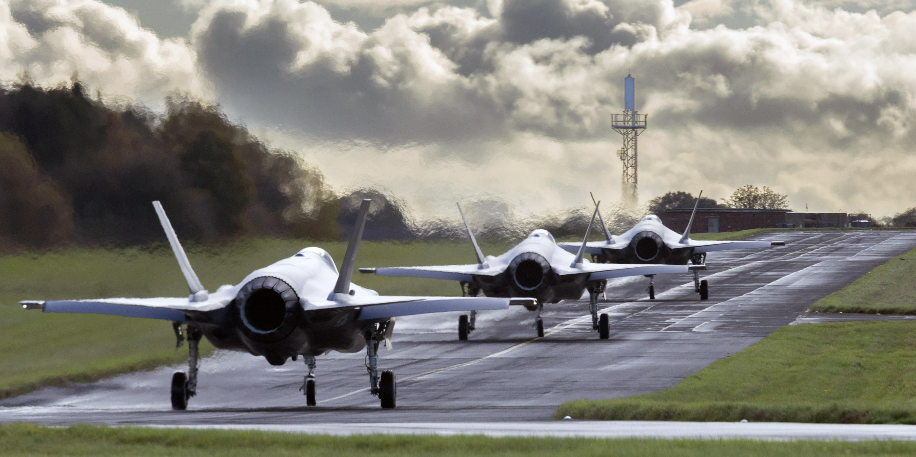 英国皇家空军宣布购买12架F-35A