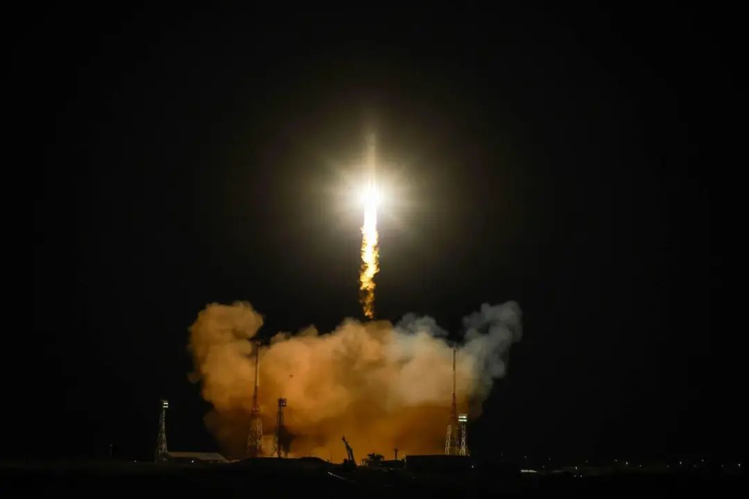 俄罗斯成功发射一枚“联盟-2.1a”运载火箭，将向国际空间站运送超过2.6吨物资