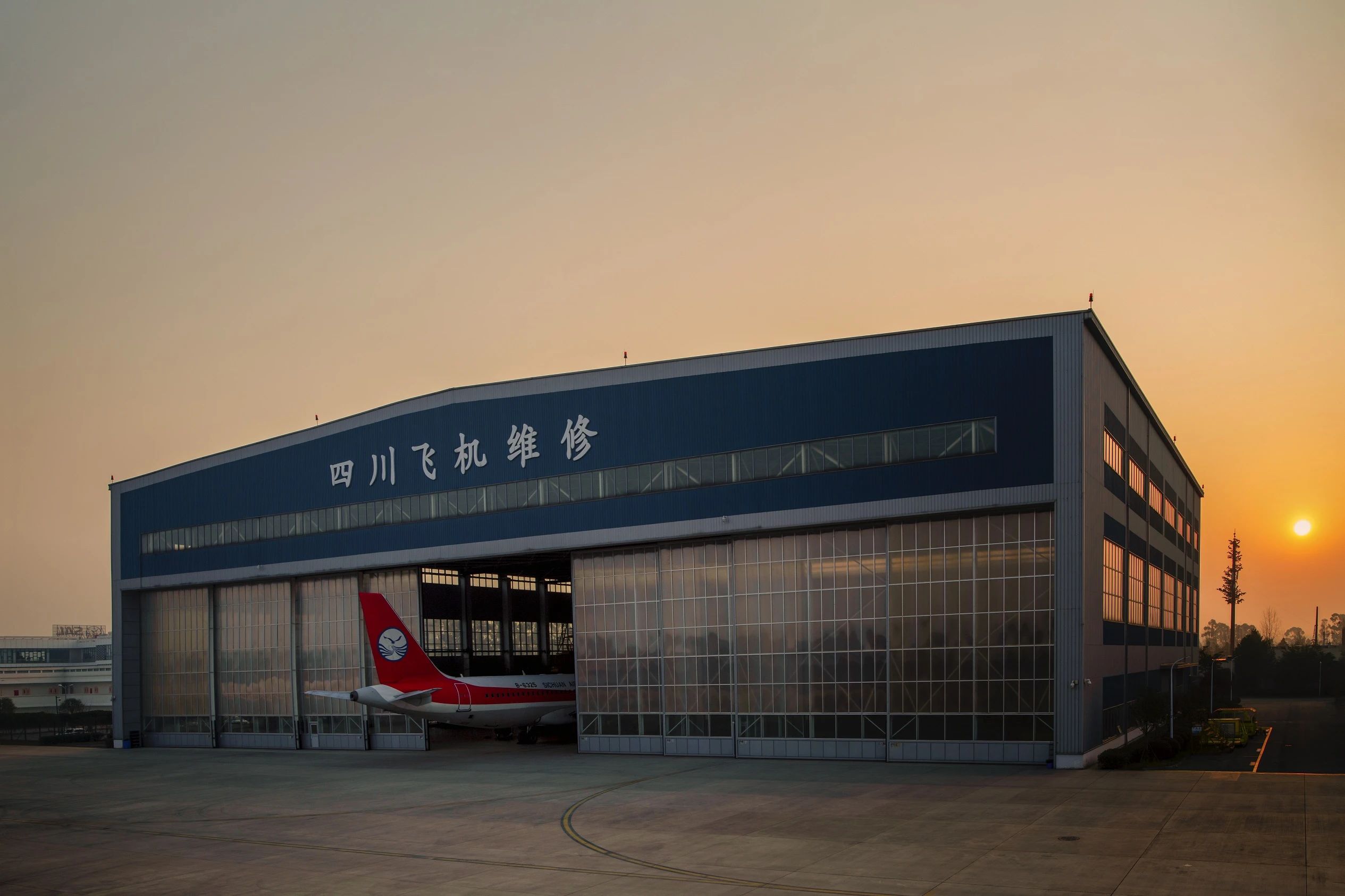 上半年检修飞机50余架次，成都“飞机医院”替全球飞机“看病”