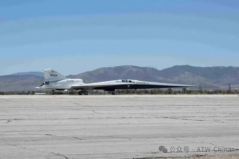 NASA X-59静音超声速验证机启动滑行测试