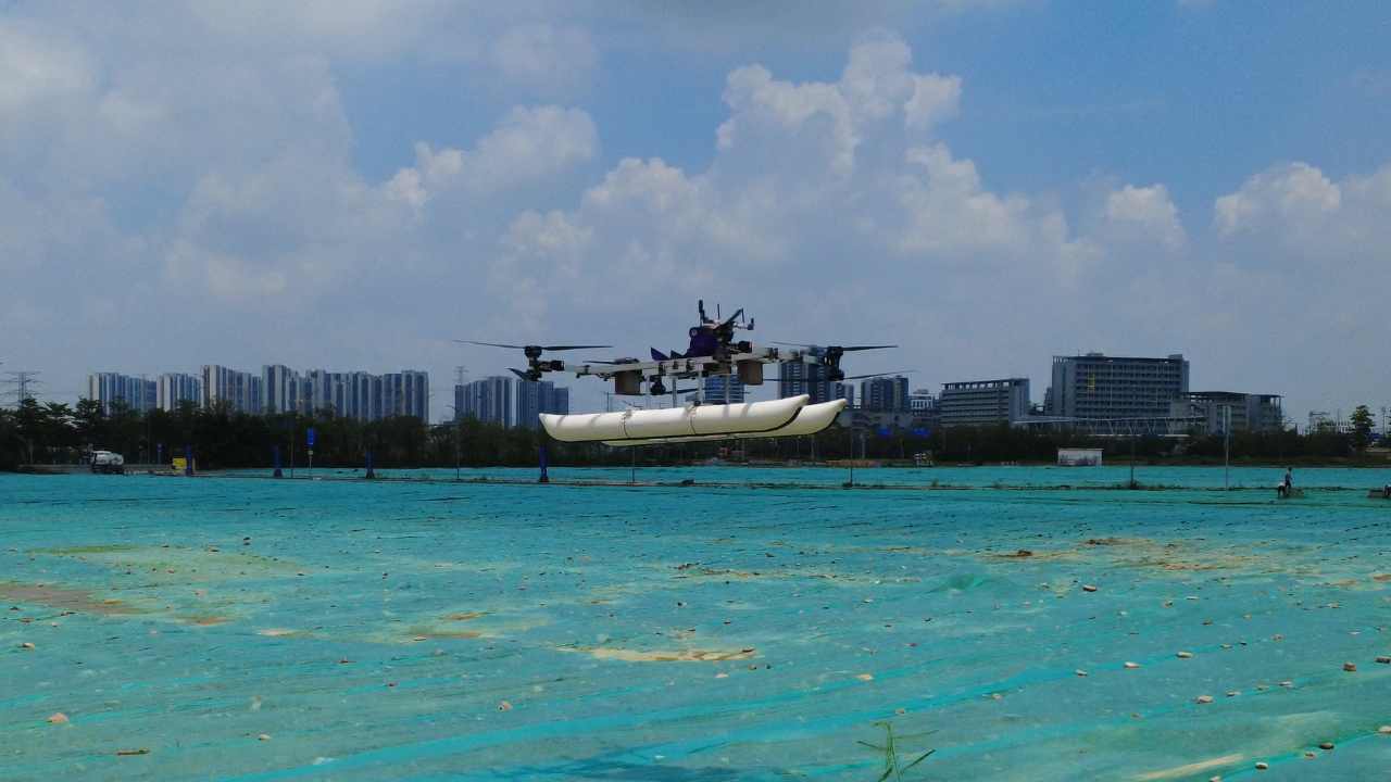 “星海一号”水空两栖电动垂直起降飞行器（eVTOL）首飞测试成功