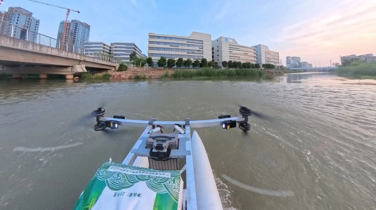 “星海一号”水空两栖电动垂直起降飞行器（eVTOL）首飞测试成功