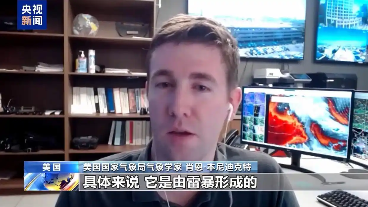 美国西南部遭遇强沙尘暴“沙墙”遮天蔽日