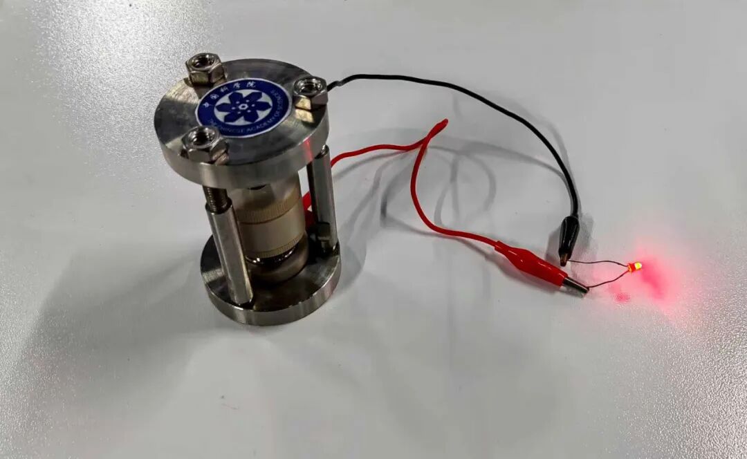 全球首块！中国科学家研制成功