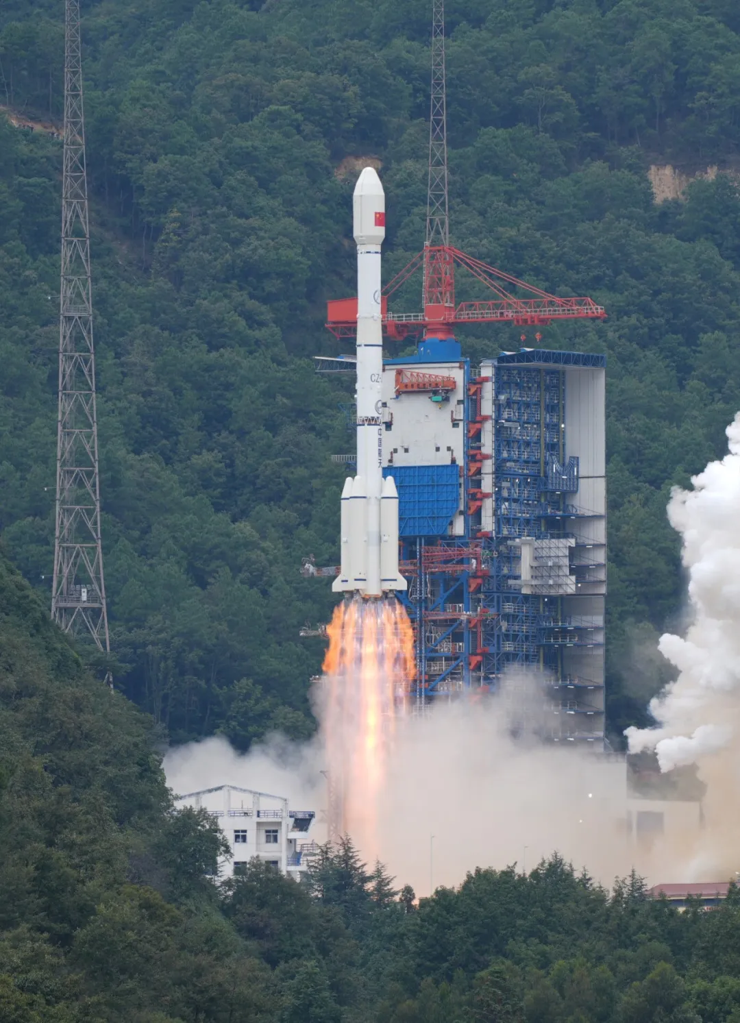 发射成功!长三乙火箭又送“高分” 发射成功!长三乙火箭又送“高分”