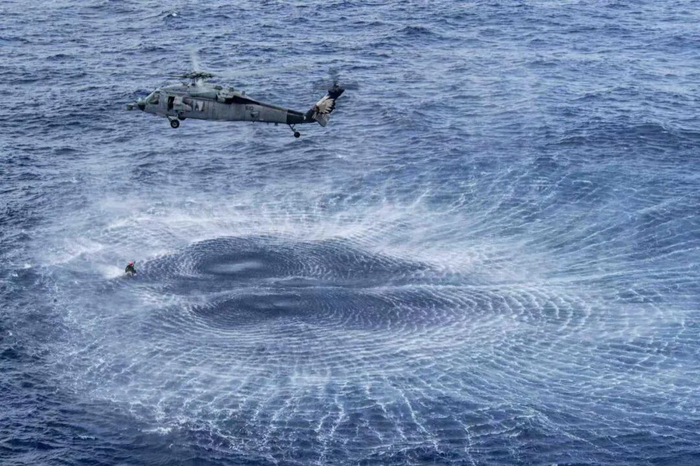 美军航母摔飞机因“电磁攻击”?中国军号:想多了 美军航母摔飞机因“电磁攻击”?中国军号:想多了