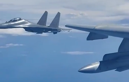 多架轰-6K赴台岛周边海空域,展开模拟对抗训练 多架轰-6K赴台岛周边海空域,展开模拟对抗训练
