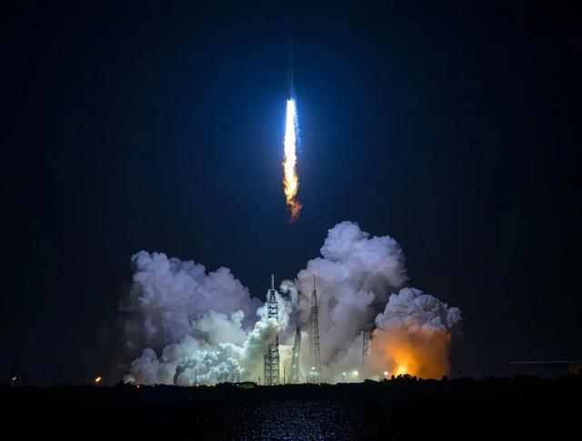 蓝色起源新格伦火箭将于11月9日二次发射,携NASA火星探测器奔赴红色星球 蓝色起源新格伦火箭将于11月9日二次发射,携NASA火星探测器奔赴红色星球