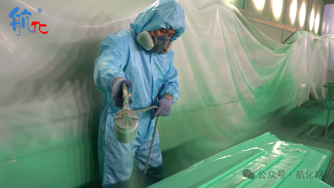 《航化人物》第三期丨陶萌【沈飞】：复材漆面践初心，航空报国显担当