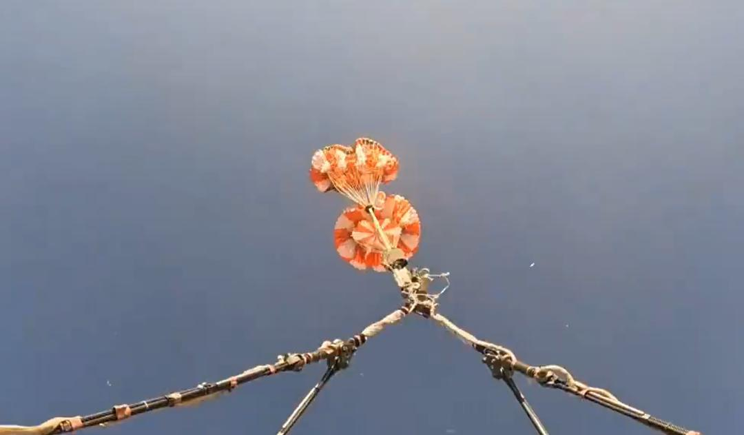 【航化说】极限工况下的完美着陆！印度飞船降落伞测试成功，载人航天再迈关键步