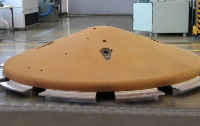 【航化说】熔融二氧化硅玻璃如何守护航天员？