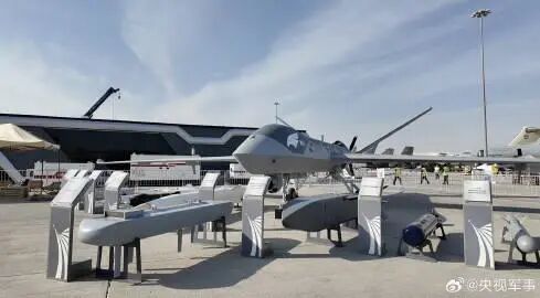 “中国力量”组团亮相迪拜