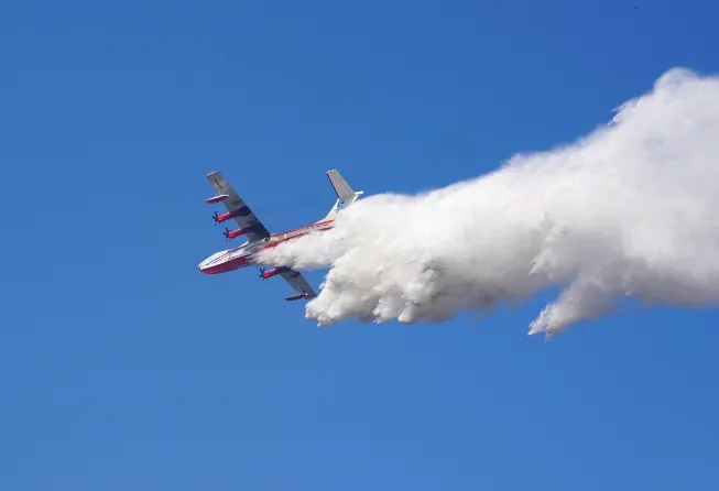 AG600亮相山东省森林火灾综合应急演练 AG600亮相山东省森林火灾综合应急演练