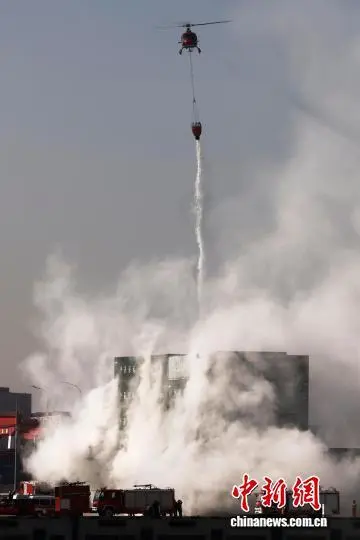 上海举行“沪应-2025”航空应急救援实战演练 上海举行“沪应-2025”航空应急救援实战演练