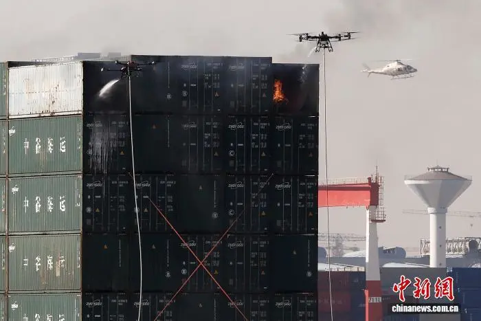 上海举行“沪应-2025”航空应急救援实战演练 上海举行“沪应-2025”航空应急救援实战演练