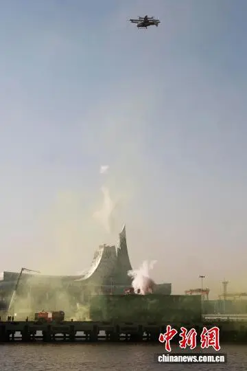 上海举行“沪应-2025”航空应急救援实战演练 上海举行“沪应-2025”航空应急救援实战演练