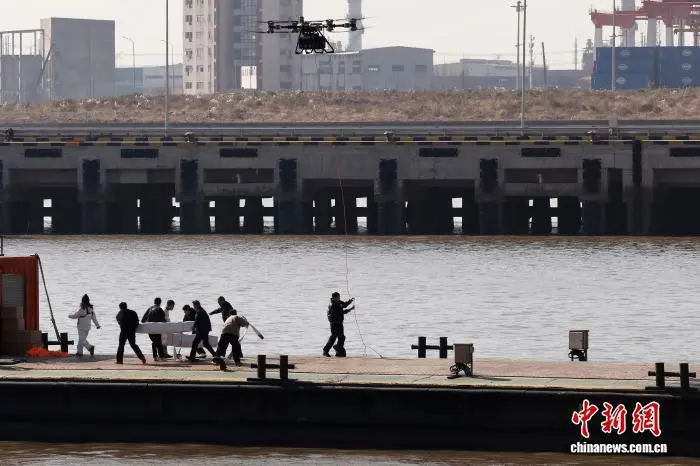 上海举行“沪应-2025”航空应急救援实战演练 上海举行“沪应-2025”航空应急救援实战演练