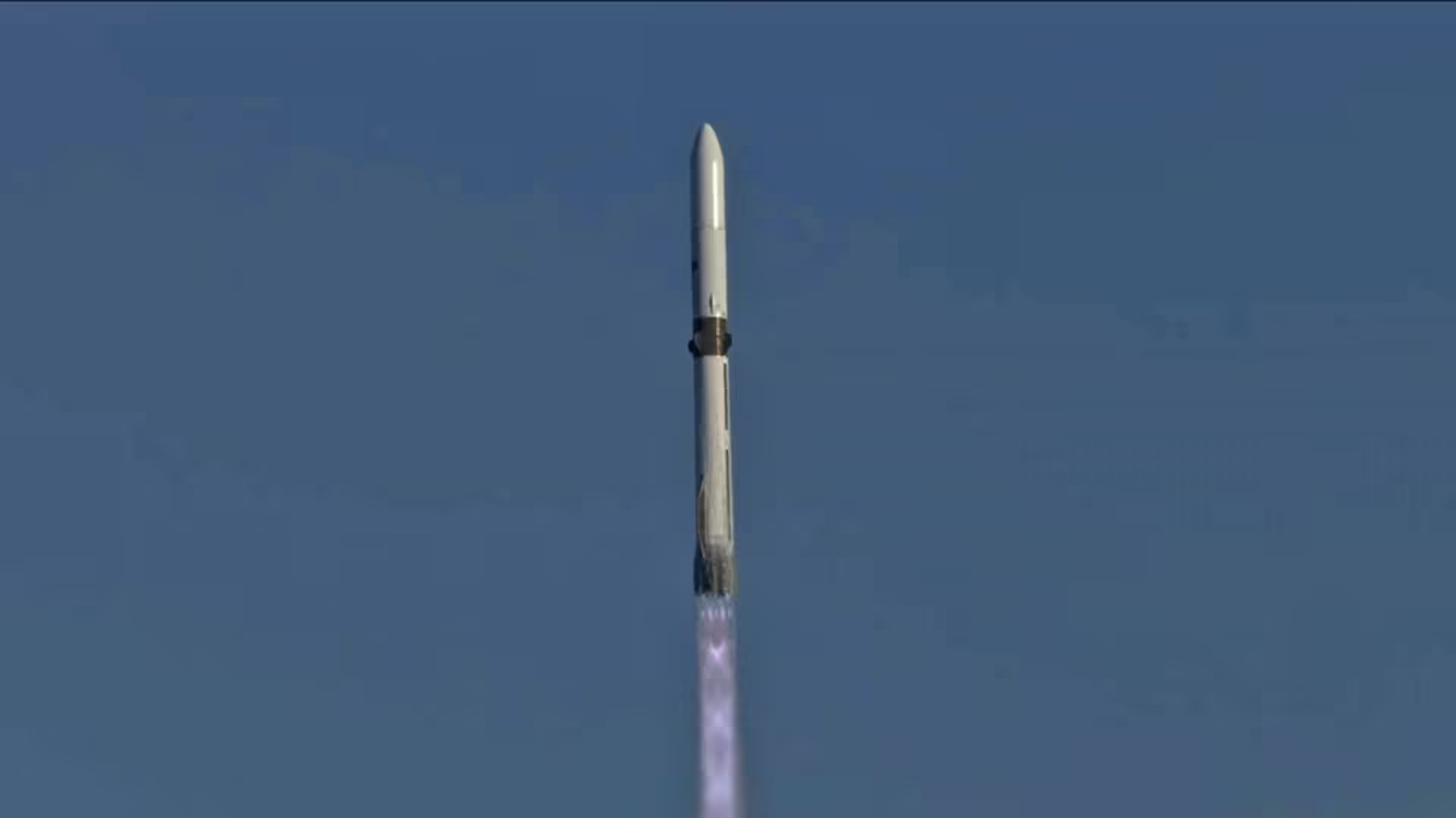 NASA火星探测器ESCAPADE 传回首张“太空自拍照”,预计2027年9月抵达 NASA火星探测器ESCAPADE 传回首张“太空自拍照”,预计2027年9月抵达