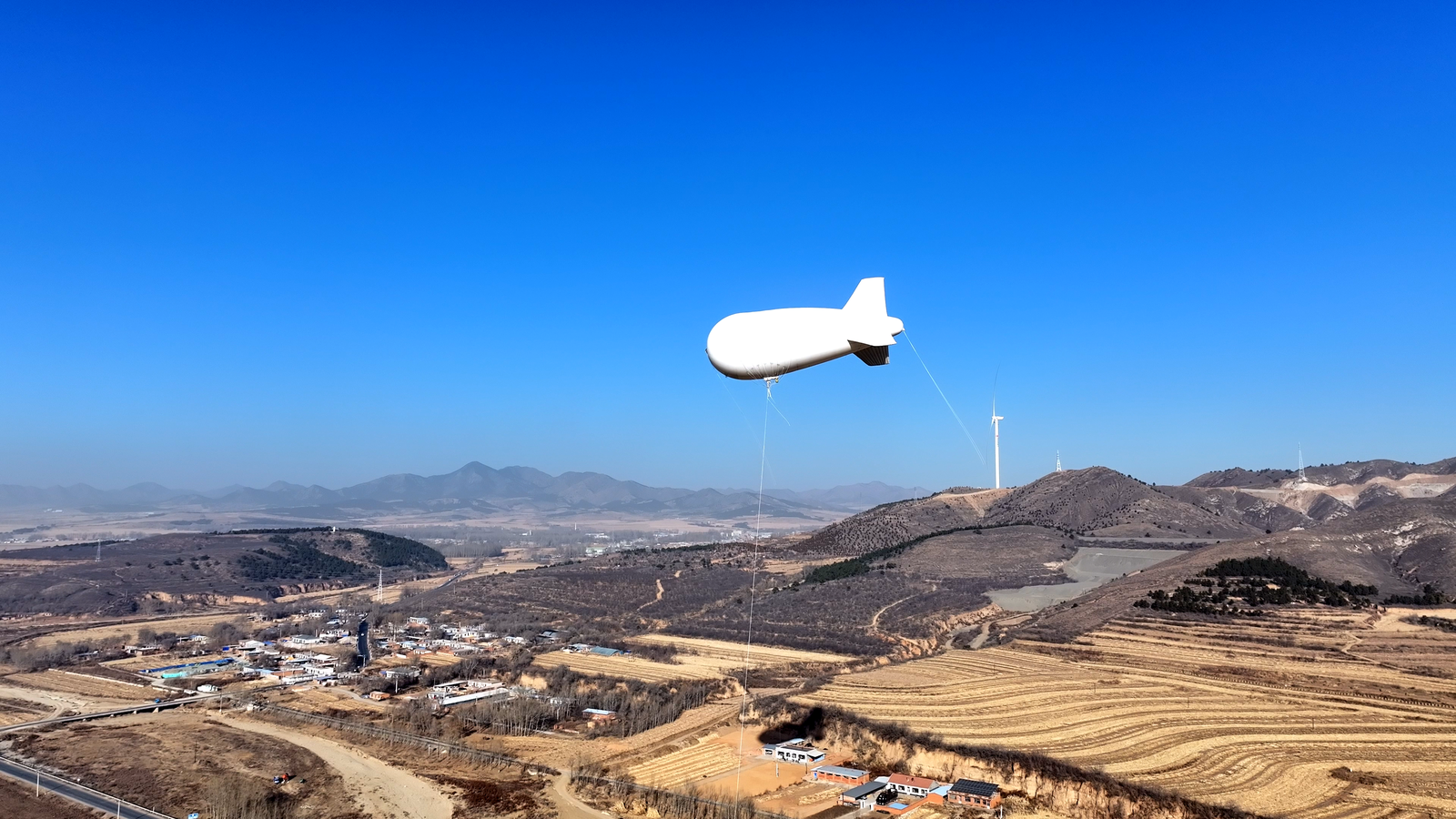 国内首款电力遥感监测领域系留飞艇首飞
