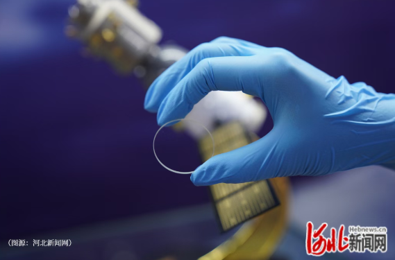 【航化说】神二十舷窗玻璃出现细微裂纹为啥就不能载人了？