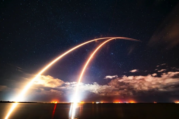 马斯克谈每年发射100万吨AI卫星:大规模运行AI最低成本方式 马斯克谈每年发射100万吨AI卫星:大规模运行AI最低成本方式