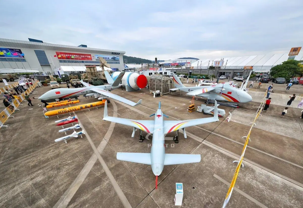 不是轰20!外媒:中国“20家族”最新成员亮相,将成小国的定心丸 不是轰20!外媒:中国“20家族”最新成员亮相,将成小国的定心丸