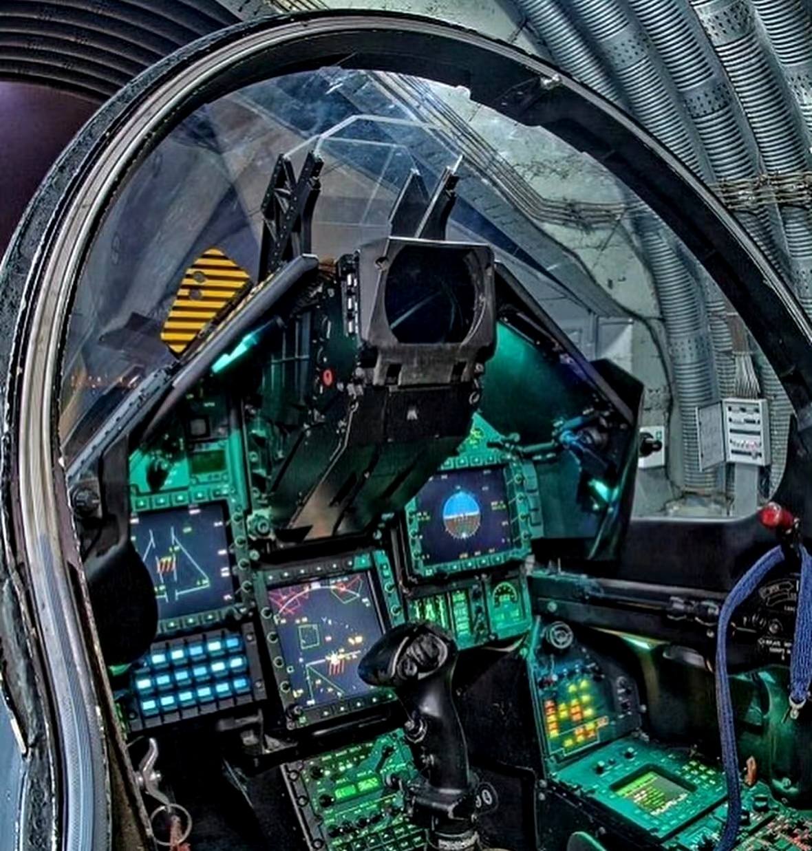 【航化说】弹射座椅:守护战机飞行员生命的最后防线,究竟采用何种材料? 【航化说】弹射座椅:守护战机飞行员生命的最后防线,究竟采用何种材料?