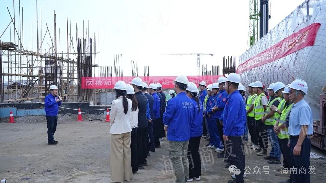 新进展:二期项目首台成套设备进场安装 新进展:二期项目首台成套设备进场安装