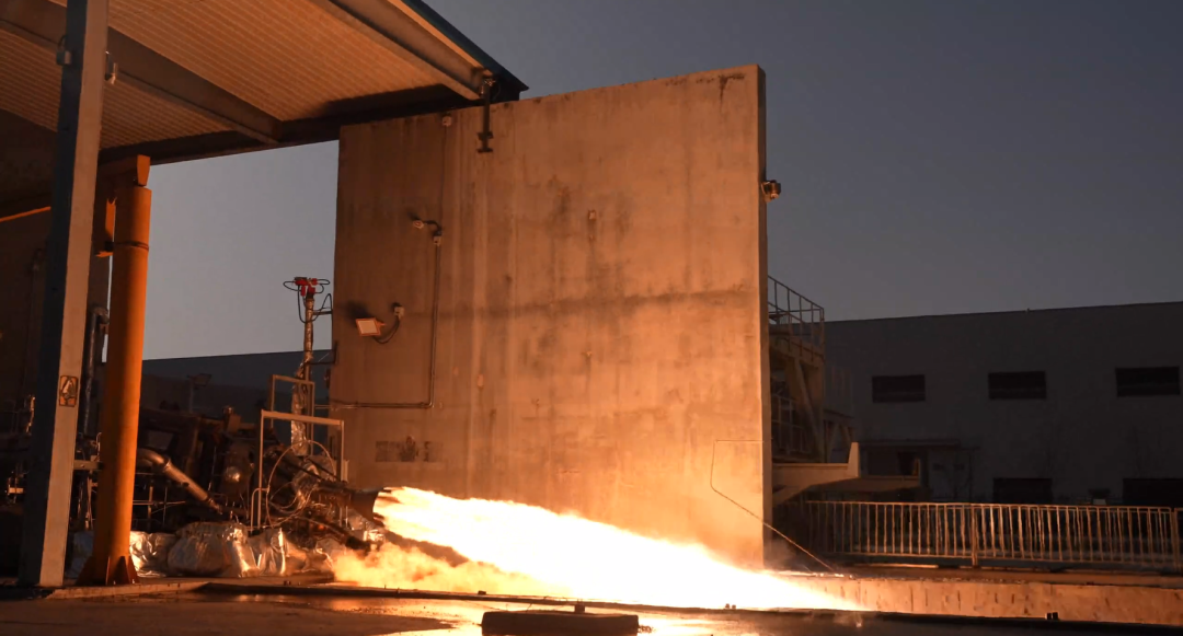 中科宇航力擎一号发动机完成变推力摇摆试车考核 中科宇航力擎一号发动机完成变推力摇摆试车考核