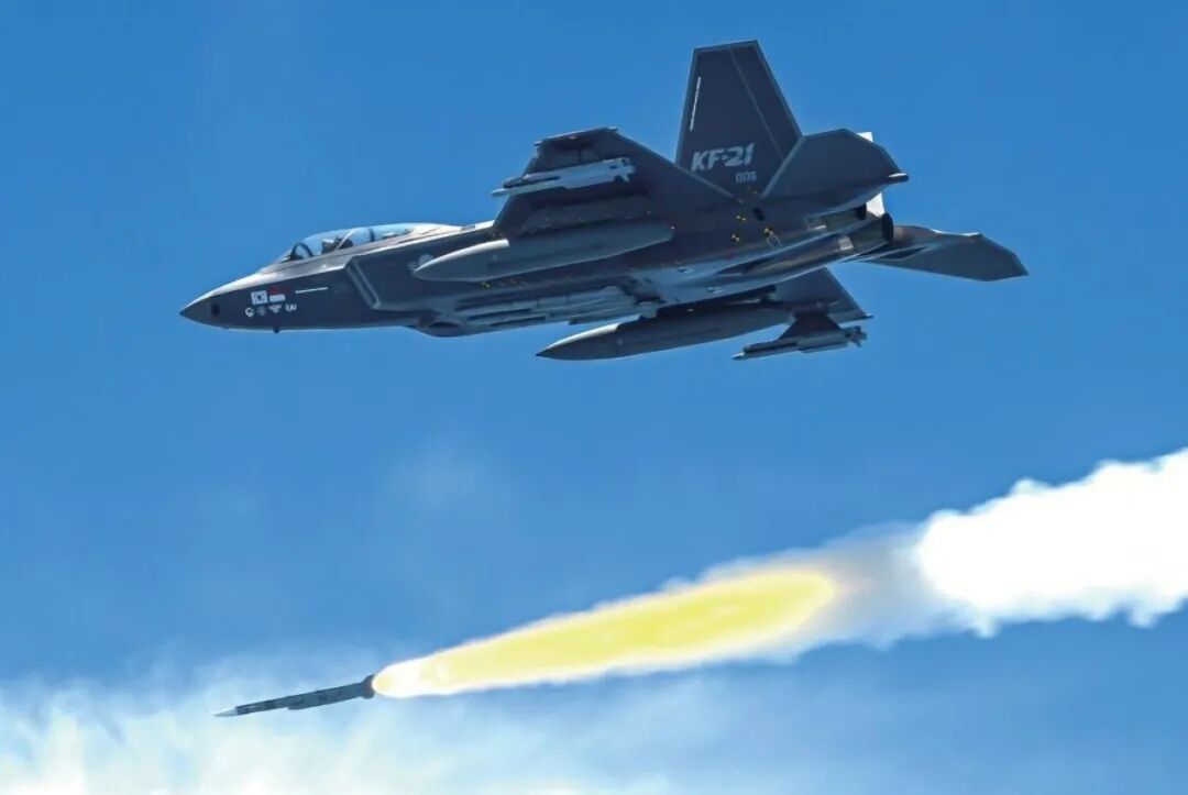KF-21完成试飞，韩国五代机将进入量产阶段