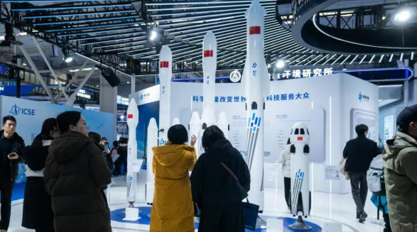 中科宇航携力鸿二号载荷舱体验装置亮相2026北京国际商业航天展览会 中科宇航携力鸿二号载荷舱体验装置亮相2026北京国际商业航天展览会