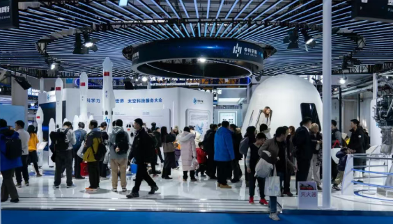 中科宇航携力鸿二号载荷舱体验装置亮相2026北京国际商业航天展览会 中科宇航携力鸿二号载荷舱体验装置亮相2026北京国际商业航天展览会