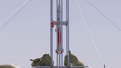 “手搓火箭的少年”为航天前辈颁奖,这个拥抱太感动! “手搓火箭的少年”为航天前辈颁奖,这个拥抱太感动!