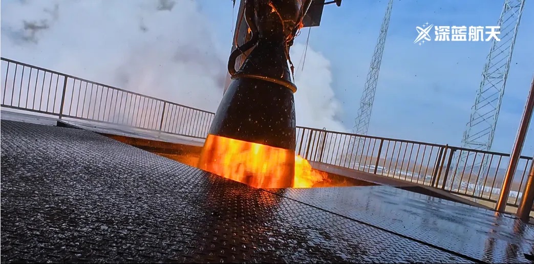 星云二号大型可回收火箭第二批次发动机首台产品热试车考核圆满成功! 星云二号大型可回收火箭第二批次发动机首台产品热试车考核圆满成功!