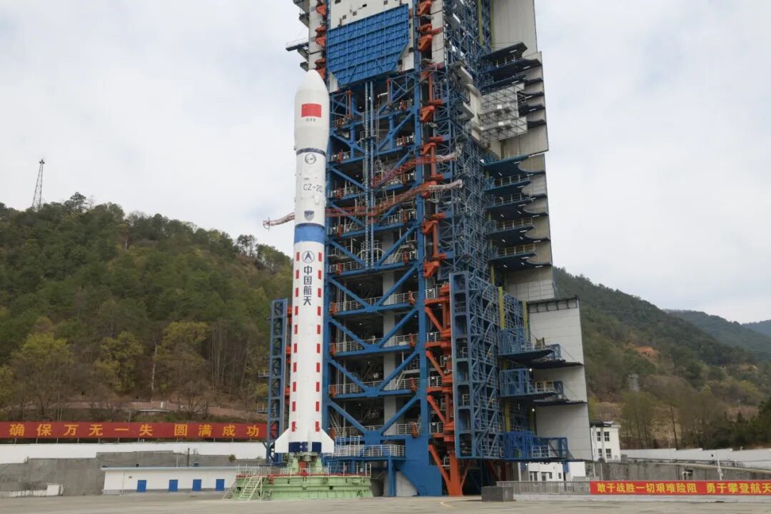 长二丁火箭成功发射试验三十号卫星03、04星