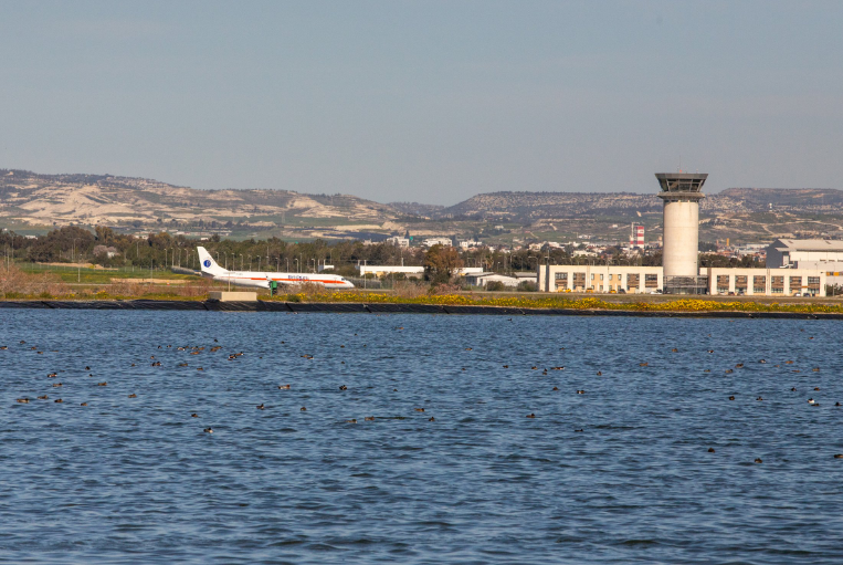 首架巴航工业E系列货机正式投入运营