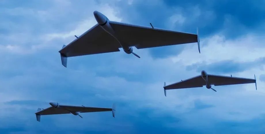 中国用无人机踢足球了，美国却在“偷师”伊朗无人机？