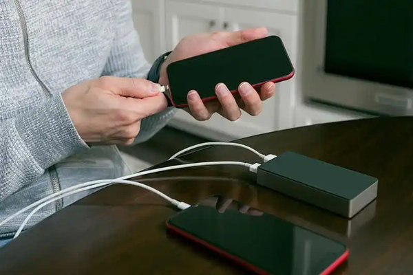 已购买的、有CCC认证的充电宝还能带上飞机吗？八问“充电宝新规”