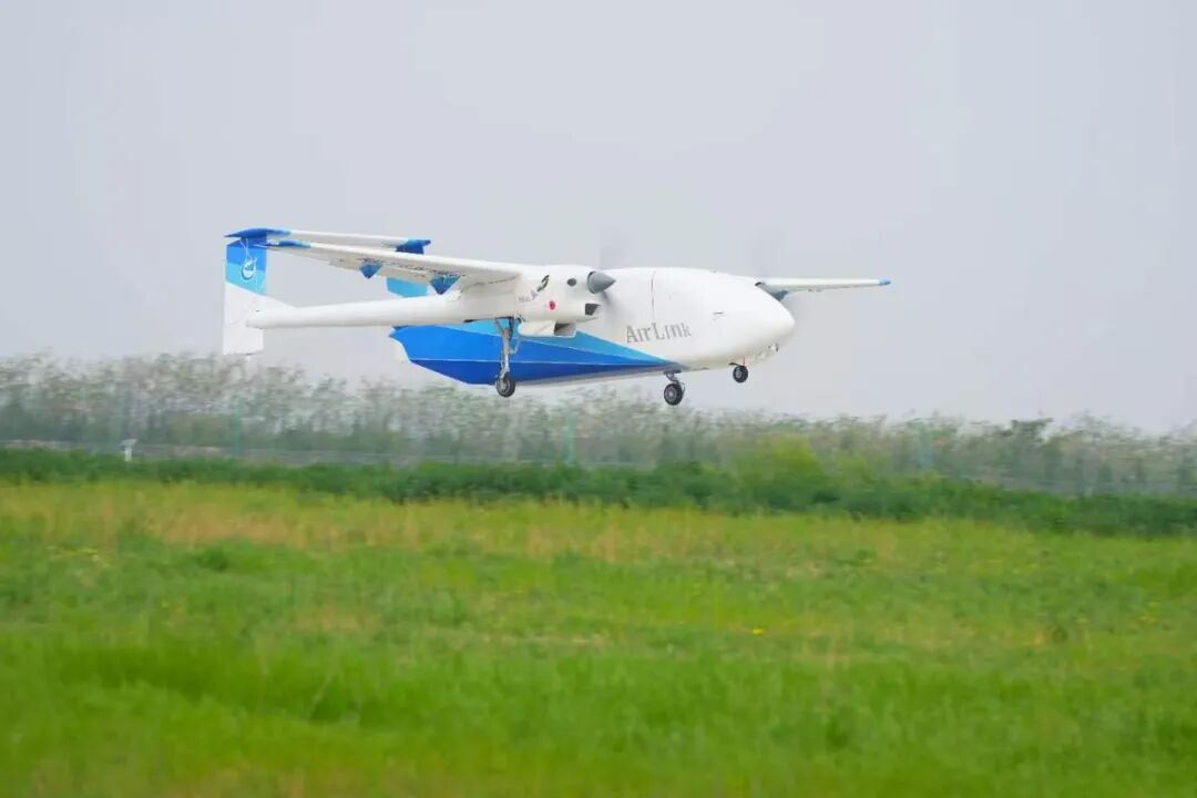 HH-200首飞成功！“无人飞卡”补强低空支线航空物流