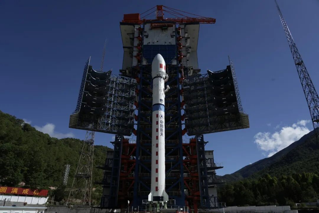 航天日传捷报！长二丁火箭成功发射卫星互联网技术试验卫星