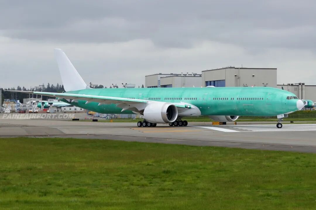 波音首架交付客户的777X完成首飞