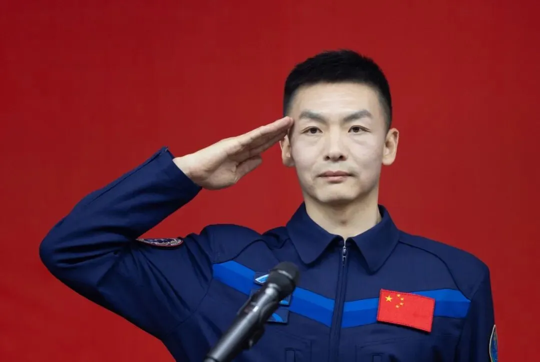【航化说】带着多个“首次”上天！神舟二十三号有哪些隐藏细节？